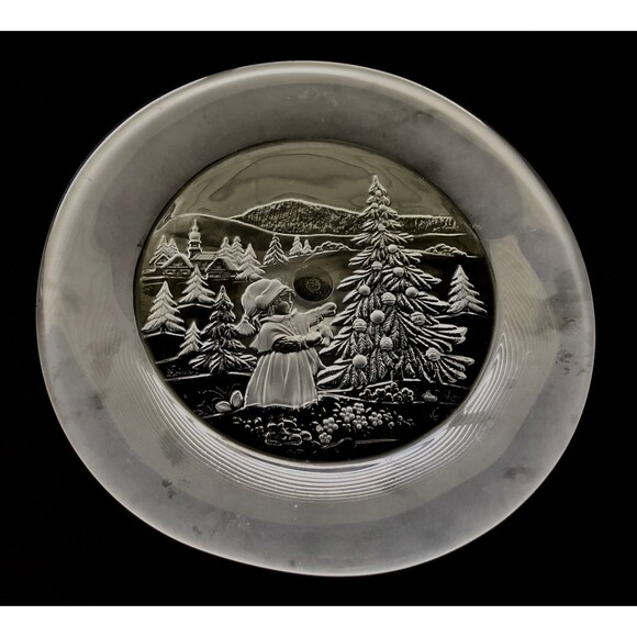 Mikasa Christmas Story, Frosted Glass Cake Stand/Torte Plate, 13 Inches - Picture 4 of 8